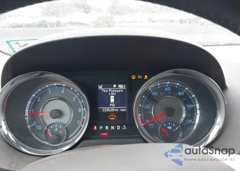 2011 Chrysler Town & Country Touring-L from USA, damaged, VIN 2A4RR8DG6BR749536